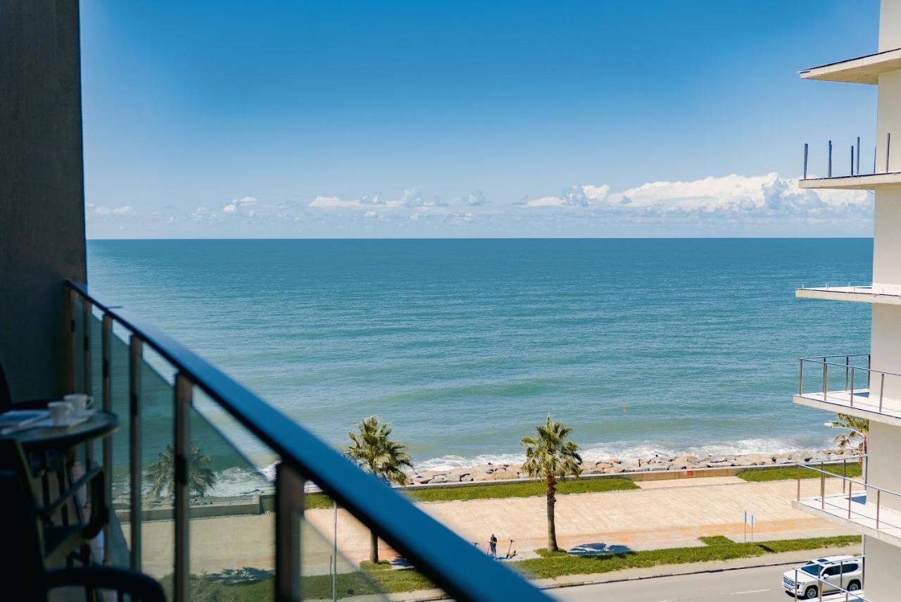 G-Point New Beach Batoemi Buitenkant foto