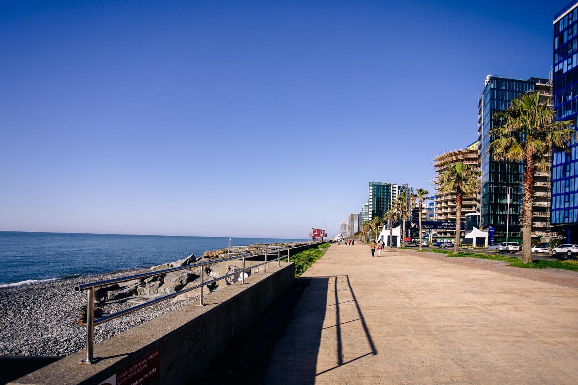G-Point New Beach Batoemi Buitenkant foto